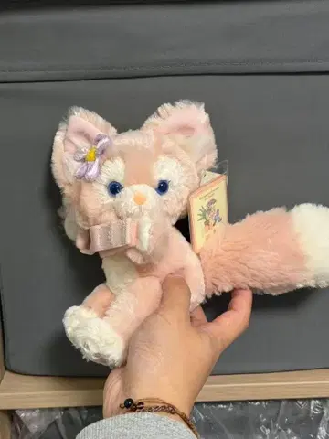 홍콩 디즈니랜드 정품 리나벨 봉제 인형 커튼 홀더