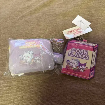 치이카와 산리오 캐릭터즈 다이컷 패스 케이스 쿠로미 지갑