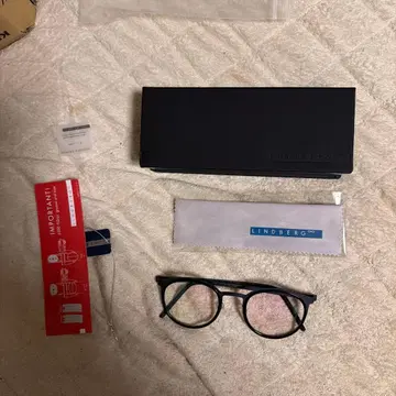 LINDBERG 블랙 라운드 안경
