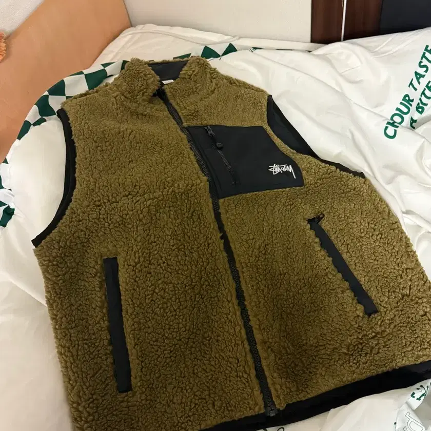 STUSSY | 스투시 Stussy Sherpa Reversible Vest Olive S on Bunjang