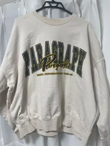 Paragraph 맨투맨 크림색