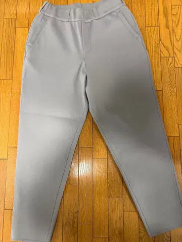 미사용 새상품 muta 그레이 스트레치 팬츠 L 사이즈