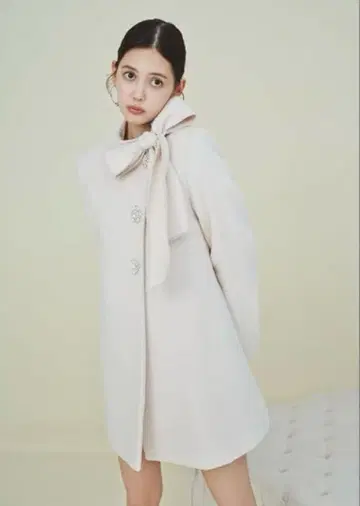 릴리 브라운 캔디 스톡 A라인 비쥬 리본 코트 사이즈 1