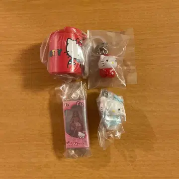 헬로키티 딸기 메지루시 액세서리 코인 실린더