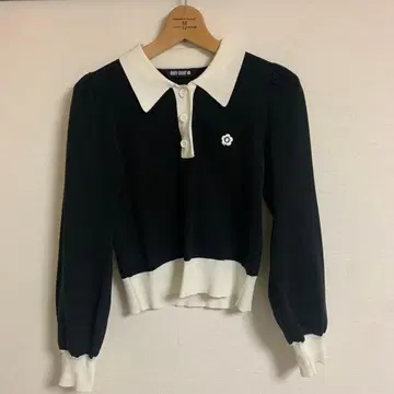 새상품급 MARYQUANT 폴로 니트 옷깃 달린 니트 데이지 자수