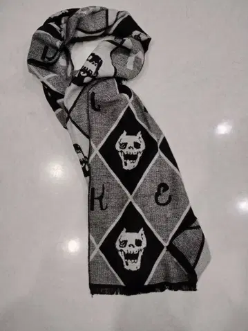 죠죠의 기묘한 모험 킬러 퀸 시어 하트 어택 패턴 머플러 화이트 블랙