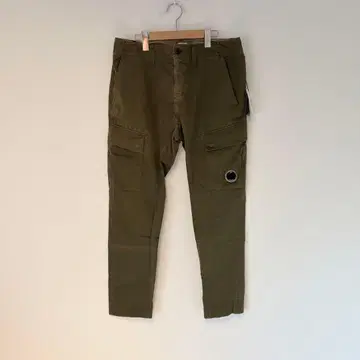 C.P. Company 카고 팬츠 48