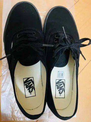 VANS 블랙 스니커즈