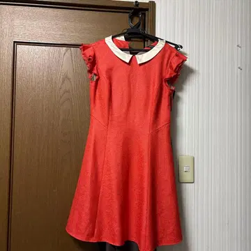 레트로 빨간색 무릎 기장 원피스