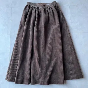 마드모아젤 논논 코듀로이 롱 스커트 브라운 M