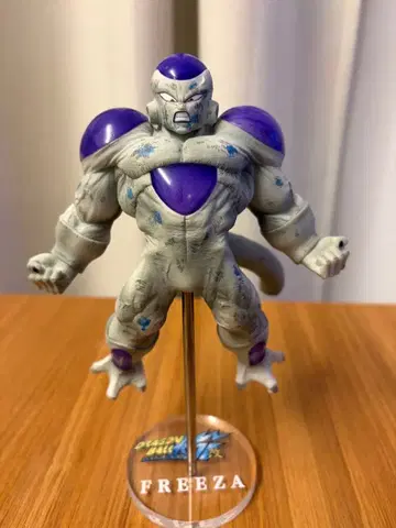 드래곤볼 프리저 풀 파워 피규어
