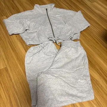 가격 인하! ROXY 숏 기장 셋업 상하의 세트 그레이 S