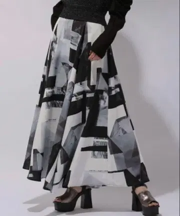 HARE 하레 포토 콜라주 스커트