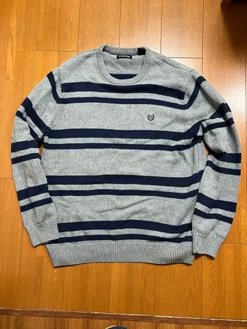 CHAPS 그레이 네이비 스트라이프 니트