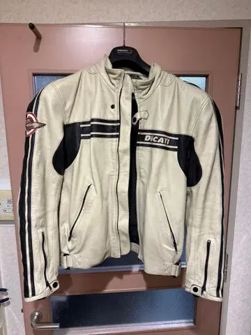 DUCATI 가죽 자켓 화이트 52 2004년경