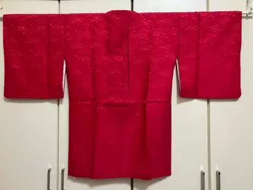 빨간색 구름 무늬 버튼 달린 겉옷