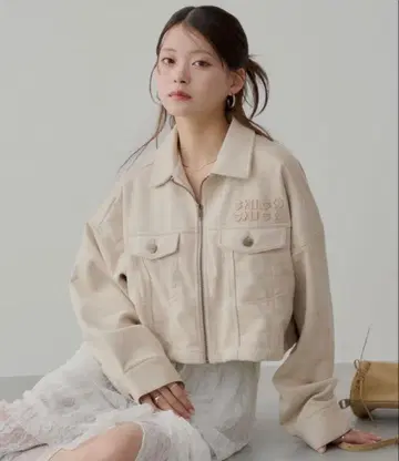 Chico 가슴 로고 숏 기장 스웨이드 지퍼 블루종