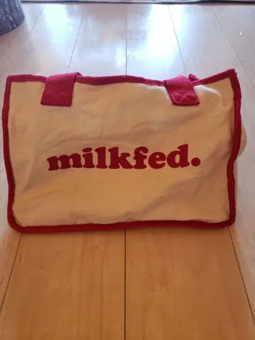 milkfed. 숄더백 크림/빨간색