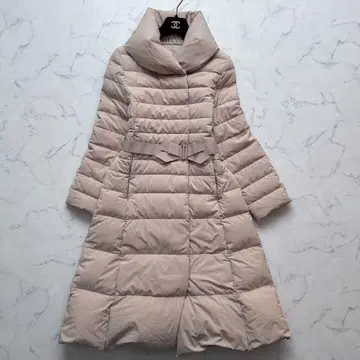 스트로베리 필드 25AW 에어리 타프타 미 실루엣 다운 코트