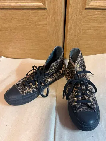 컨버스 올스타 기모 레오파드 무늬 사이즈 6.5