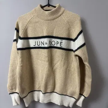 JUN&ROPE 베이지 터틀넥 스웨터
