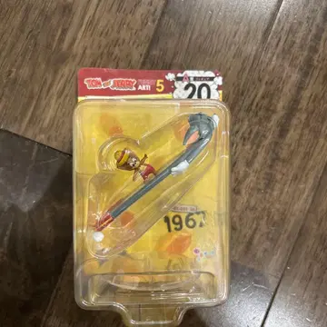 톰과 제리 피규어 파도 위의 톰과 제리