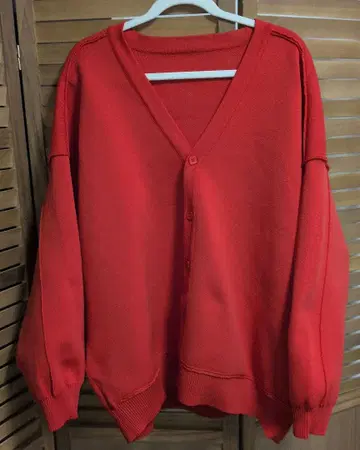 안티카 새상품급 빨간색 V넥 가디건 긴팔