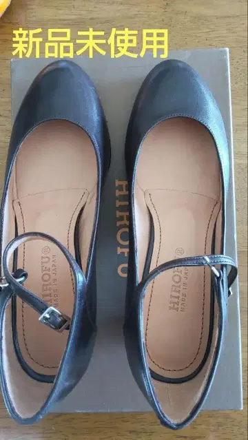 HIROFU 블랙 앵클 스트랩 펌프스