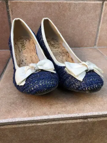 COCOA 네이비 리본 포함 웨지힐 펌프스