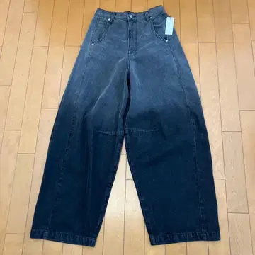 [ 새상품 ] BEATRICE 블랙 데님 팬츠