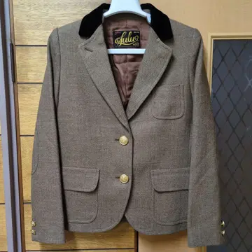 Lulu on the Bridge 베이지 테일러드 자켓