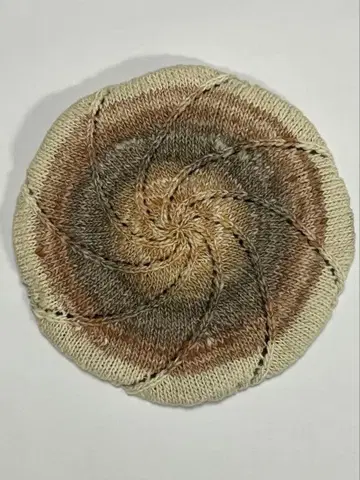 핸드메이드 소용돌이 무늬 베레모 노로 에이사쿠 털실 사용