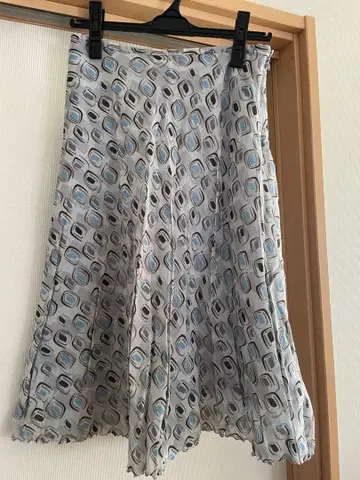 TRANS WORK 플레어 스커트 무릎 기장 화이트/블루/블랙