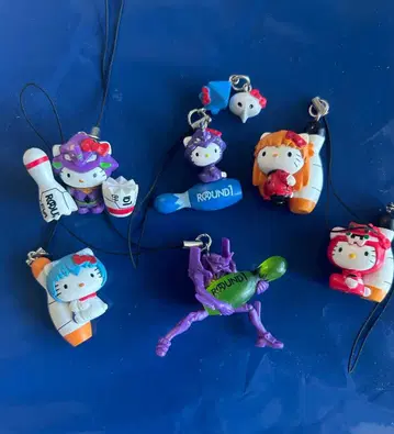 라운드원 Hello Kitty x Eva 스트랩 5개 세트 덤 1개 포함