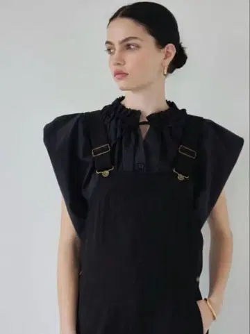 ALEXIA STAM Gathered Neck Blouse