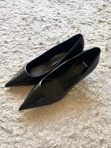 망고 MNG 블랙 펌프스 36