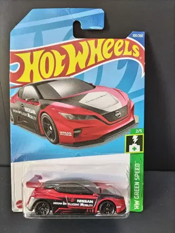 Hot Wheels Nissan Leaf Nismo RC_02