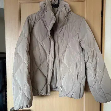 Acuta 베이지 퀼팅 다운 자켓