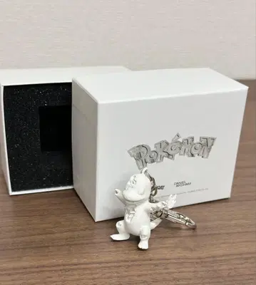 포켓몬 리자몽 다니엘 아샴 콜라보 키링