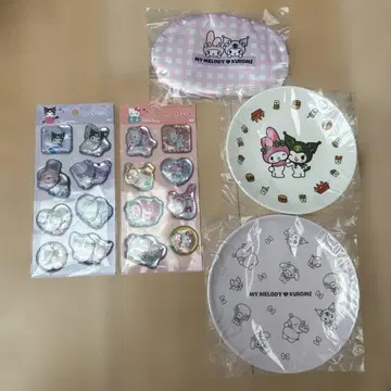 모스버거 마이멜로디 & 쿠로미 키티&쿠로미 워터씰 세트