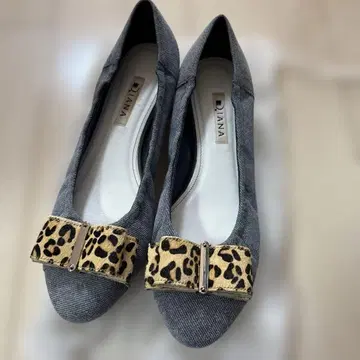 다이애나 플랫 펌프스 리본