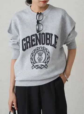 LOUNGEDRESS 자카드 로고 니트 그레이