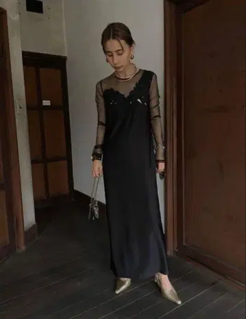 AmeriVintage 아메리UND RENEE CUTWORK DRESS