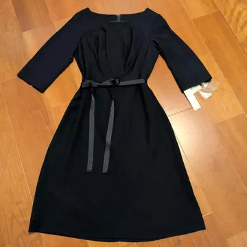 [ 새상품 미사용 택 포함 ] 포멀 원피스 무릎 아래 기장 다크 블루