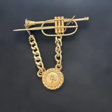트럼펫과 체인 브로치 앤티크