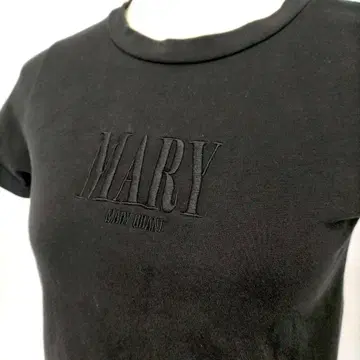 [ E ] MARY QUANT 자수 로고 블랙 T셔츠 M