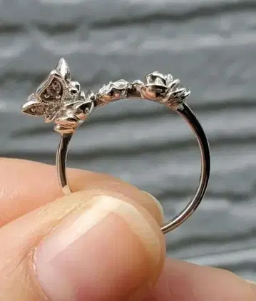 ANNA SUI 오팔 버터플라이 반지 새상품급