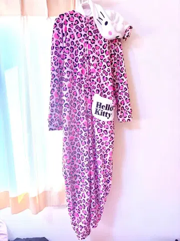 헬로키티 레오파드 무늬 룸웨어 파자마 돈키 돈키호테
