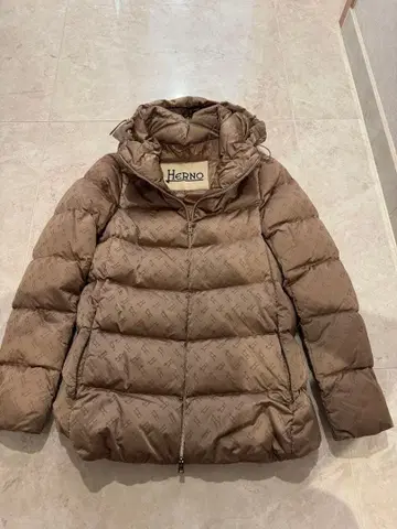 Herno 다운 자켓 베이지 38