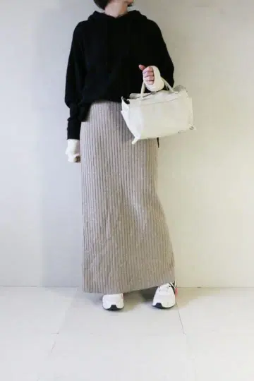 하루스님 니트 후디 x 리브 니트 스커트 코디